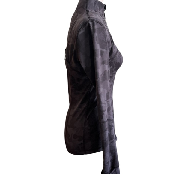 Lululemon Define athleisure, athletic, Gorp core, Camouflage Jacket - Picture 3 of 13